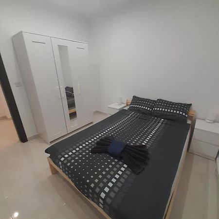 Modern 3Br Stylish Apartment With Large Balcony - Close To St Julians And St Georges Bay Is-Swieqi Zewnętrze zdjęcie