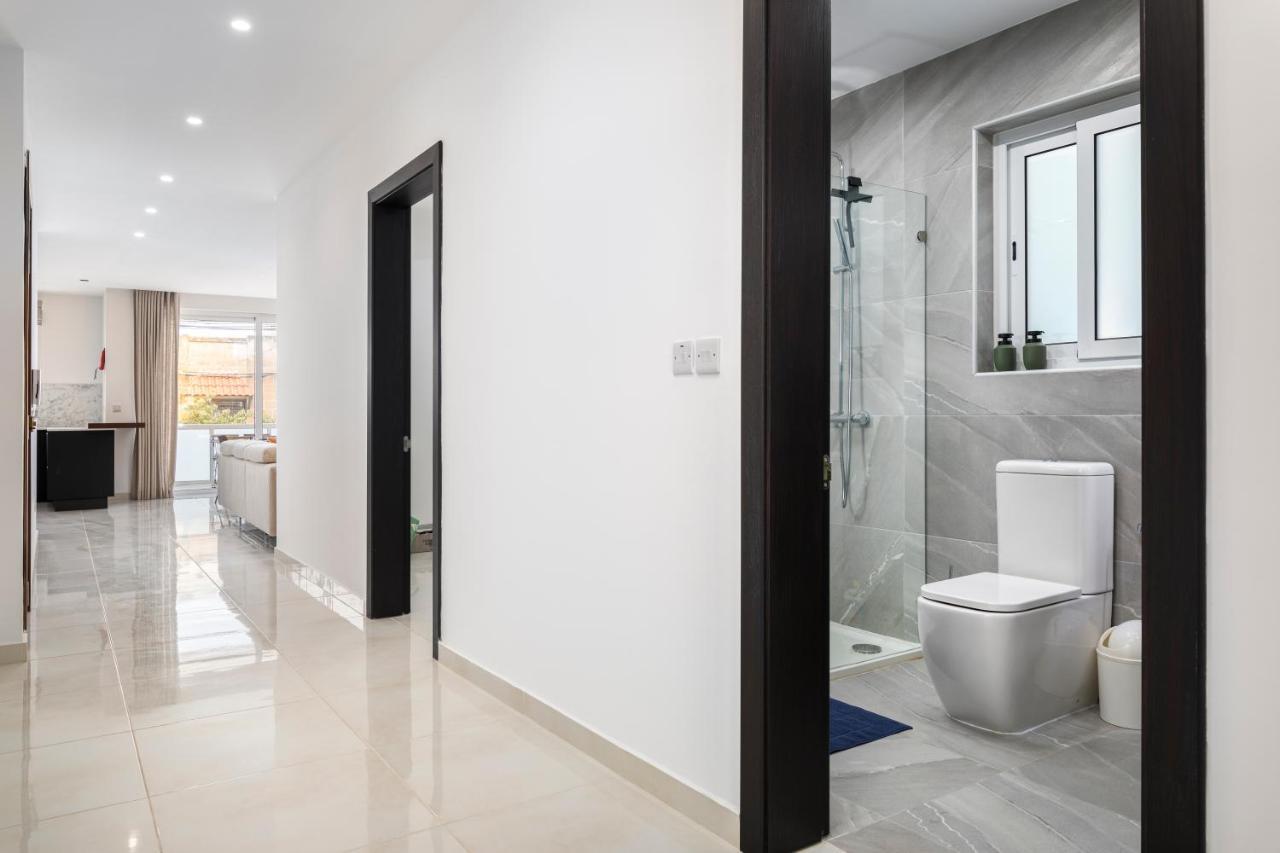 Modern 3Br Stylish Apartment With Large Balcony - Close To St Julians And St Georges Bay Is-Swieqi Zewnętrze zdjęcie