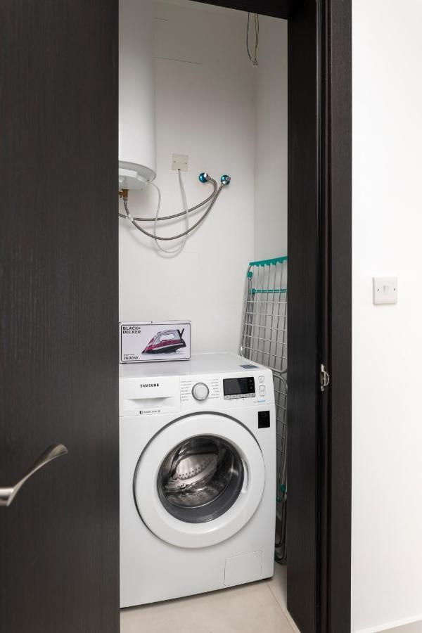 Modern 3Br Stylish Apartment With Large Balcony - Close To St Julians And St Georges Bay Is-Swieqi Zewnętrze zdjęcie